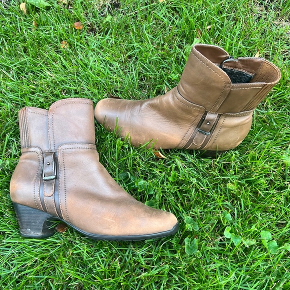 Blondo Brown Leather Zip Boots Size 9.5 - Picture 2 of 14